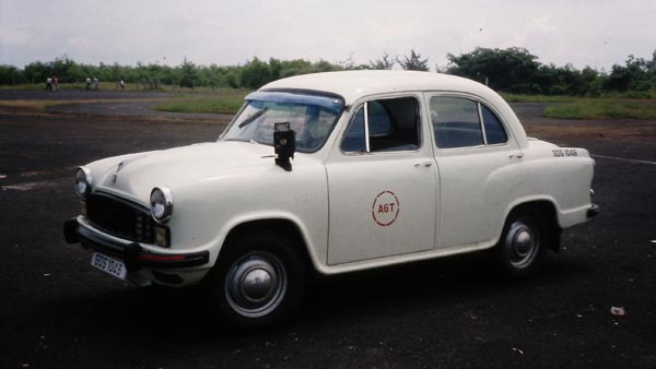 இந்திய சாலைகளின் கிங்... ஆச்சரியத்தில் மூழ்கடிக்கும் அம்பாஸிடர் ரகசியங்கள்... 