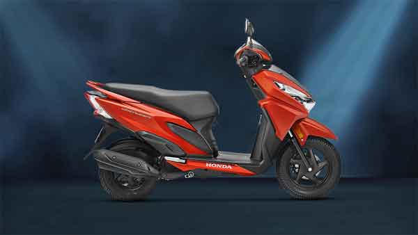 ஹோண்டா ஆக்டிவாவிற்கு இத்தனை போட்டியா? இந்தியாவின் சிறந்த ஸ்கூட்டர்கள் இவைதான் ஹோண்டா ஆக்டிவாவிற்கு இத்தனை போட்டியா? இந்தியாவின் சிறந்த ஸ்கூட்டர்கள் இவைதான்