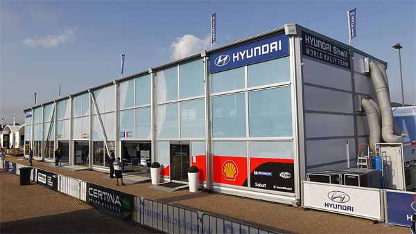 ஊழியரை தாக்கி முட்டி போட வைத்து அவமானப்படுத்திய கொடுமை.. ரிசார்ட்டில் பதுங்கிய ஹூண்டாய் டீலர்... 