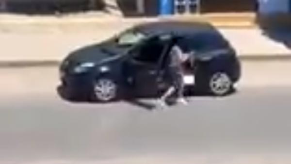 தமிழகத்தில் பரவும் கிகி சேலஞ்ச்.. ஓடும் காரில் இருந்து இறங்கி நடனம் ஆடுபவர்களுக்கு போலீஸ் எச்சரிக்கை