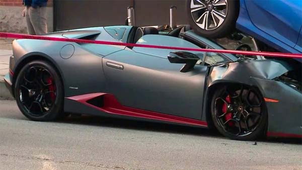 விபத்து பலத்த சேதமைடந்த லேம்போர்கினி; கல்லு போல நின்ற ஹோண்டா சிவிக்