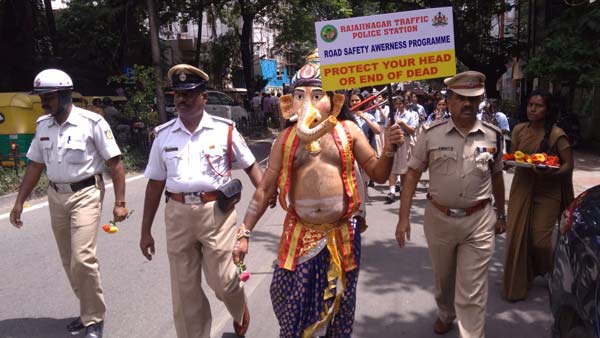 எமன் மேல இருந்த பயமே போச்சுயா.. போக்குவரத்து விழிப்புணர்வு ஏற்படுத்த மண்ணுலகம் வந்த விநாயகர்