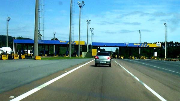 இந்தியா முழுவதும் டோல் கேட் கட்டணம் ரத்து? இந்தியா முழுவதும் டோல் கேட் கட்டணம் ரத்து?