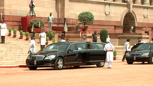 தீவிரவாத அச்சுறுத்தலால் குடியரசு தலைவர் காருக்கு புது கட்டுப்பாடு.. விஐபி கலாச்சாரத்திற்கும் முடிவு