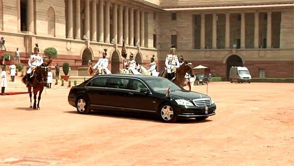 தீவிரவாத அச்சுறுத்தலால் குடியரசு தலைவர் காருக்கு புது கட்டுப்பாடு.. விஐபி கலாச்சாரத்திற்கும் முடிவு