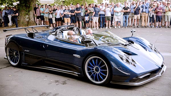 ரூ 122 கோடியில் உலகின் விலை உயர்ந்த கார் அறிமுகம்; அப்படி என்னதான் இருக்கு அந்த காரில் ? ரூ 122 கோடியில் உலகின் விலை உயர்ந்த கார் அறிமுகம்; அப்படி என்னதான் இருக்கு அந்த காரில் ?