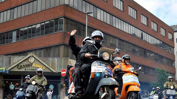 அட நீங்களுமா? அனல் பறக்கும் களத்தை மேலும் சூடுபிடிக்க வைத்த பியாஜியோ நிறுவனத்தின் அறிவிப்பு..