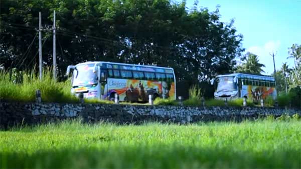 சன்னி லியோன், மியா கலிஃபா உடன் ஜாலியாக பஸ்சில் பயணிக்க ஆசையா?; கேரளாவில் நடக்குது புது கூத்து