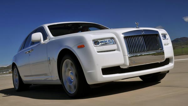 உலக அழகிகளை சுமந்து செல்லும் பாக்கியம் இந்த கார்களுக்குதான்.. அப்படி என்ன சிறப்பம்சம் இருக்கு..