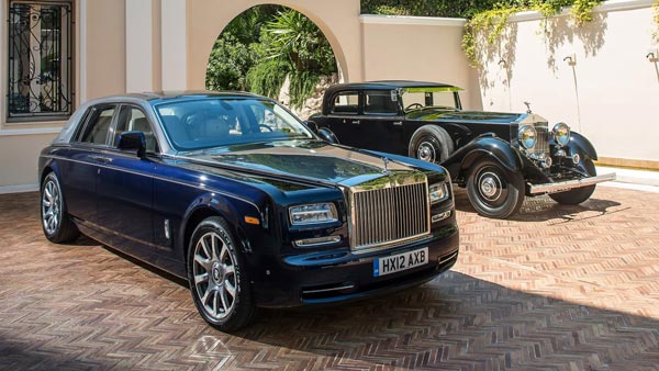 நம்ம ஊரு அம்மணிகள் பயன்படுத்தும் ரோல்ஸ் ராய்ஸ் காரின் விலையை கேட்டால் ஒரு நிமிஷம் தலை சுத்தும்..