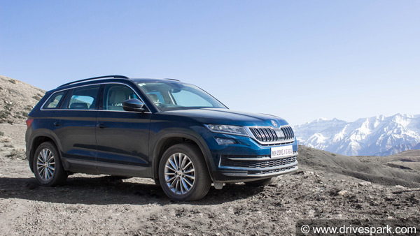 உலகின் உயரமான இடத்திற்கு சவால்கள் நிறைந்த சாகச பயணம்.. -2 டிகிரி குளிரில் கார் ஓட்டிய அனுபவம்..