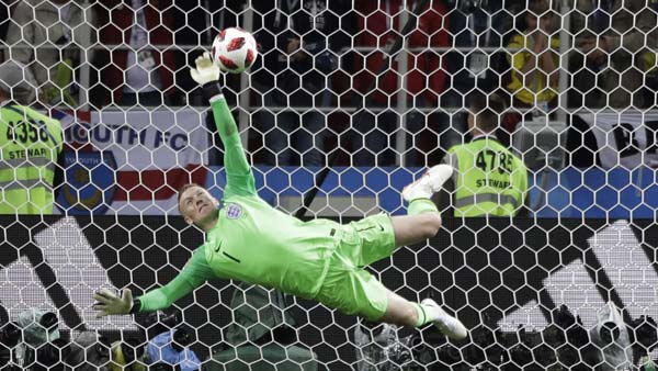 பிபா கால்பந்து உலக கோப்பை தொடர் விரைவாக முடிய கார் நிறுவனங்கள் பிரார்த்தனை செய்ய காரணம் இதுதான்...