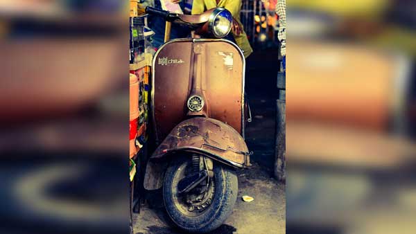 வெறும் 12 ஆயிரம் ரூபாய்க்கு எலக்ட்ரிக் ஸ்கூட்டர்.. விற்பனைக்கு கொண்டு வர கல்லூரி மாணவர்கள் தீவிரம்..