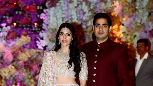 இந்தியாவின் விலை உயர்ந்த எஸ்யூவி காரை 2வது முறையாக வாங்கிய அம்பானி.. ரகசியங்கள் கசிந்தன..