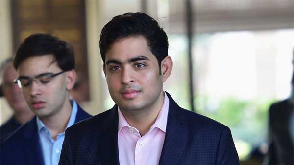 இந்தியாவின் விலை உயர்ந்த எஸ்யூவி காரை 2வது முறையாக வாங்கிய அம்பானி.. ரகசியங்கள் கசிந்தன..