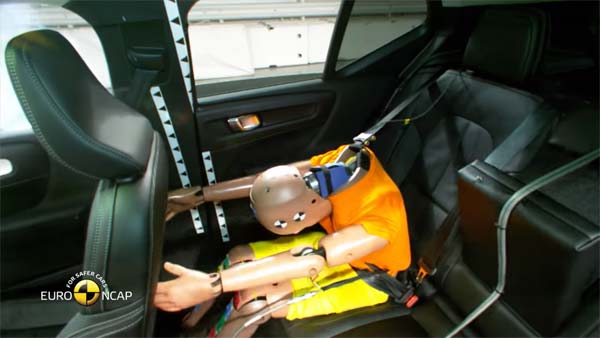 கிராஷ் டெஸ்ட்டில் அசத்திய வால்வோ எக்ஸ்சி40 எஸ்யூவி!!