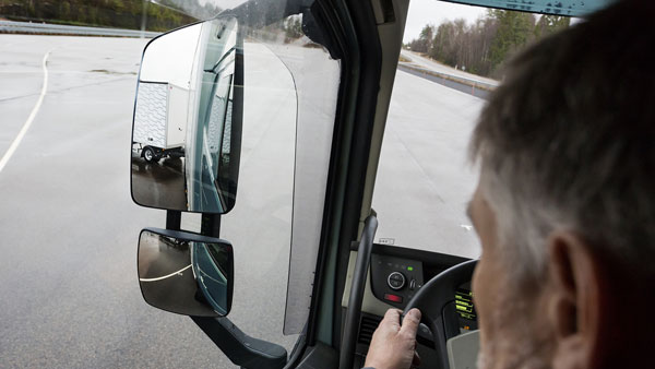 கார், பைக்குகளில் இனி இதை செய்தால் அபராத ரசீது வீடு தேடி வரும்... அக்டோபர் 1 முதல் புதிய விதி... 