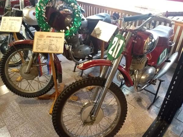 பெங்களூரில் ஜாவா யெஸ்டி மோட்டார்சைக்கிள் உரிமையாளர் சந்திப்பு!