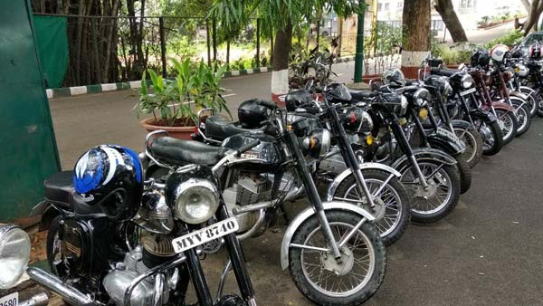 பெங்களூரில் ஜாவா யெஸ்டி மோட்டார்சைக்கிள் உரிமையாளர் சந்திப்பு!
