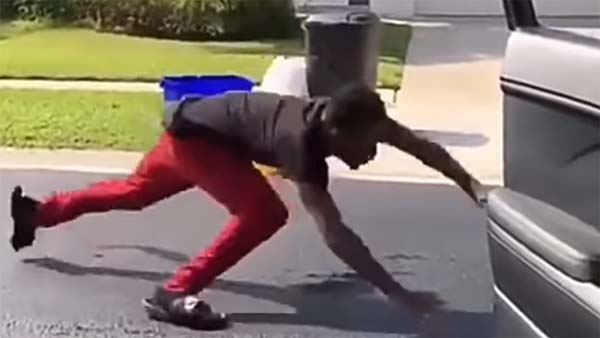 இப்படியும் கிகி சேலஞ்சில் ஈடுபடலாம்! எச்சரிக்கை விடுத்த போலீசாருக்கு சவால் விடும் வைரல் வீடியோ!