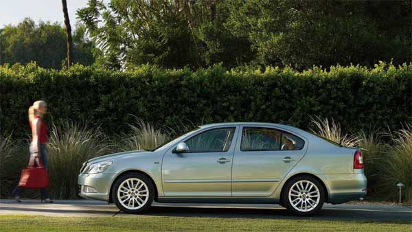 கார் ஓனரிடம் 1.68 லட்சம் சுருட்ட முயன்ற ஸ்கோடா டீலர்.. 1,000 ரூபாயில் பழுதை நீக்கிய மெக்கானிக்