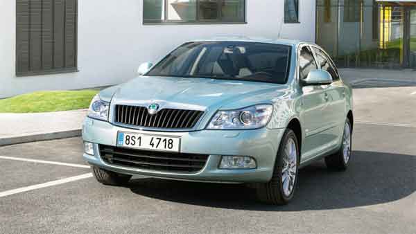 கார் ஓனரிடம் 1.68 லட்சம் சுருட்ட முயன்ற ஸ்கோடா டீலர்.. 1,000 ரூபாயில் பழுதை நீக்கிய மெக்கானிக்