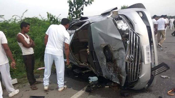 நந்தமுரி ஹரிகிருஷ்ணா கார் விபத்தில் மரணம்... அலட்சியத்தால் வந்த வினை!
