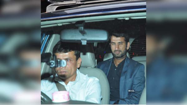 இந்திய வீரர்களின் கார் ரகசியங்கள்.. அடிக்கடி ஆடி காரில் வலம் வரும் ஜடேஜா.. மாமனார் மீது பயமா? பாசமா? இந்திய வீரர்களின் கார் ரகசியங்கள்.. அடிக்கடி ஆடி காரில் வலம் வரும் ஜடேஜா.. மாமனார் மீது பயமா? பாசமா?