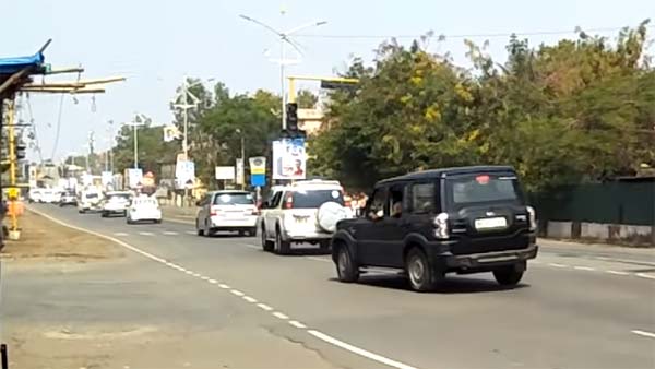 13 முறை போக்குவரத்து விதிகளை மீறிய முதல்வரின் கான்வாய் கார்கள்.. அபராதமும் செலுத்தவில்லை..