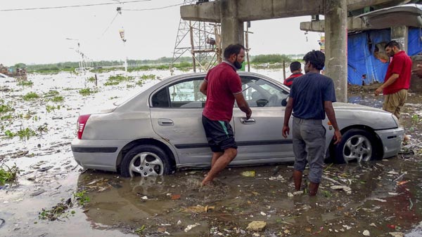கேரள வெள்ளத்தில் சிக்கிய கார்களை வாங்கலாமா?
