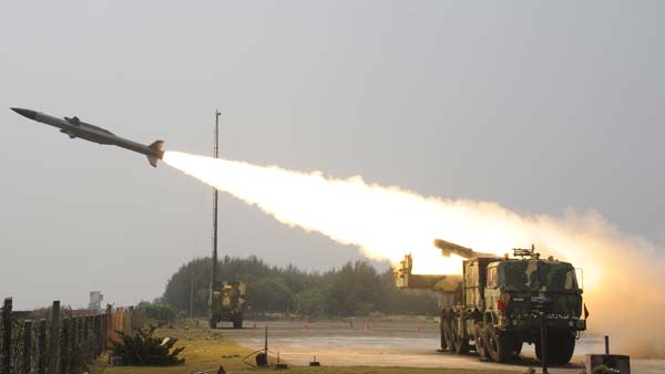 போருக்கு தயாராகிறார் மோடி; அமெரிக்காவின் எதிர்ப்பை மீறி ஆயுதம் சேகரிப்பு... 