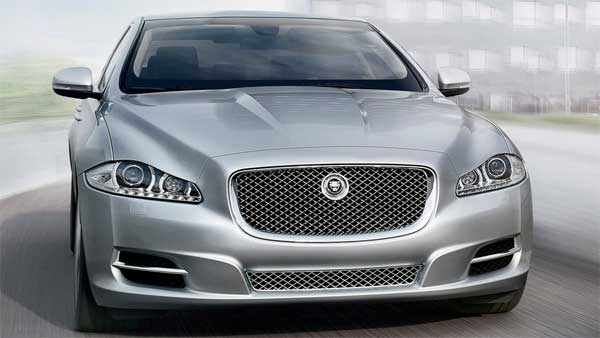 அரசியல்ல இதெல்லாம் சாதாரணமப்பா.. பல கோடி மதிப்புடைய கார்களில் கெத்தாக வலம் வரும் அரசியல்வாதிகள்