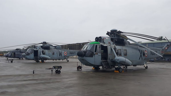 மொட்டைமாடியில் ஹெலிகாப்டரை இறக்கிய ரகசியத்தை சொன்ன கடற்படை விமானி!!