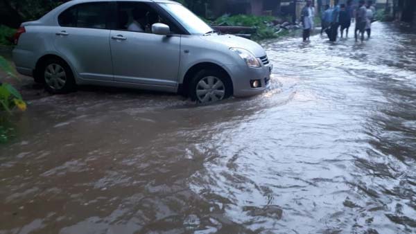 வெள்ளத்தில் சிக்கி கேரள மக்களுக்கு கைகொடுக்கும் டாடா