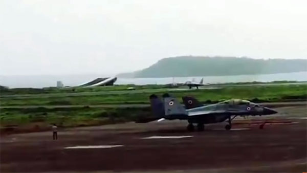 லம்போர்கினி சூப்பர் காரை வீழ்த்திய இந்திய விமானப்படையின் மிக் 29 ஃபைட்டர் ஜெட்...