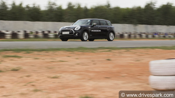 பெங்களூர் கோ- கார்ட் ரேஸ் டிராக்கில் சீறிப்பாய்ந்த மினி கார்கள்!!