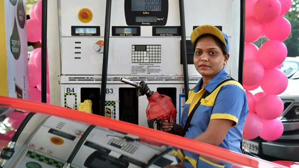 பெட்ரோல் விலை உயர்வுக்கு மாநில அரசுகள் தான் காரணம்; ஜிஎஸ்டிக்குள் கொண்டு வர கடும் எதிர்ப்பு