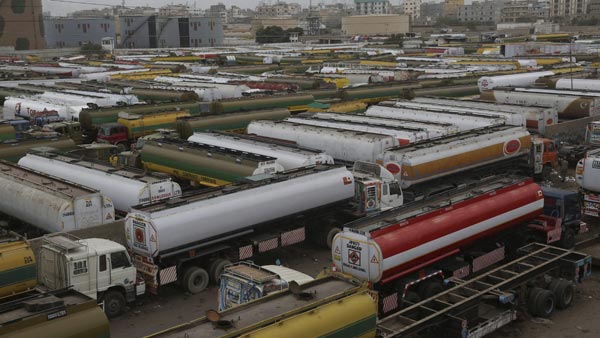 பெட்ரோல் விலை கடுமையாக உயரும் அபாயம்.. ஈரான் விஷயத்தில் என்ன ராஜ தந்திரத்தை கையாள போகிறார் மோடி?