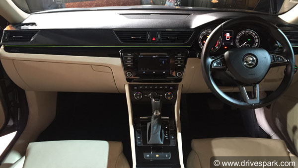 பழைய வாடிக்கையாளர்களுக்காக விலை குறைவான ஸ்கோடா சூப்பர்ப்!!