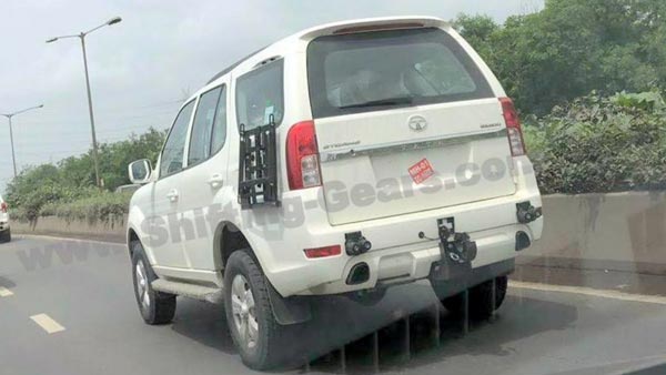 இந்திய ராணுவத்திற்கு புதிய நிறத்தில் கார்.. சோதனை செய்தபோது முதல் முறையாக கண்களில் தட்டுப்பட்டது இந்திய ராணுவத்திற்கு புதிய நிறத்தில் கார்.. சோதனை செய்தபோது முதல் முறையாக கண்களில் தட்டுப்பட்டது