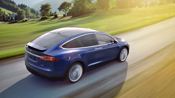 விரைவில் வருகிறது புதிய டெஸ்லா மினி கார்; பீதியில் உரைந்த மற்ற நிறுவனங்கள் 