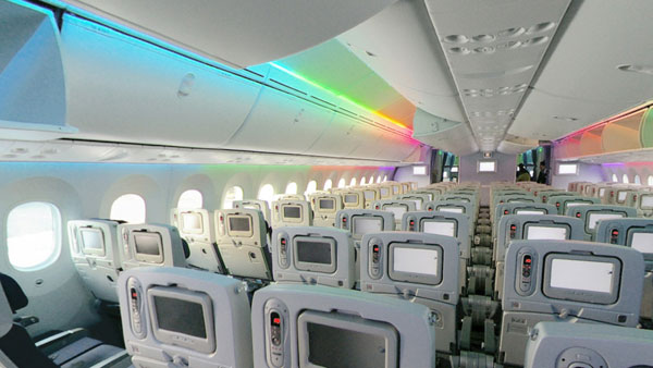 மும்பை விமானம் கேபின் பிரஷர் குறைவு காரணம்