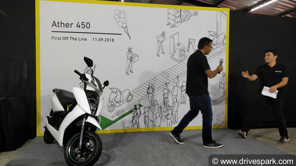 இந்தியாவின் முதல் ஸ்மார்ட் ஸ்கூட்டர் ஏத்தர் விற்பனைக்கு வந்தது 