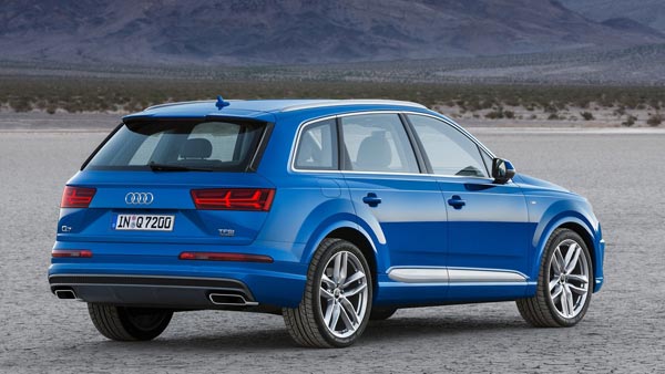 வங்கிகளில் 270 கோடி மோசடி.. இந்தியாவை விட்டு தப்ப முயன்ற ஆடி, போர்ஷே டீலர்கள் சினிமா பாணியில் கைது..