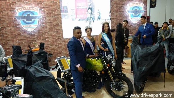 ராயல் என்பீல்டிற்கு போட்டியாக களம் இறக்குகிறது அமெரிக்க பைக்…! கம்பீரமா நிற்க போவது யார்? கவிழ்தடித்து படுக்க போவது யார்? ராயல் என்பீல்டிற்கு போட்டியாக களம் இறக்குகிறது அமெரிக்க பைக்…! கம்பீரமா நிற்க போவது யார்? கவிழ்தடித்து படுக்க போவது யார்?