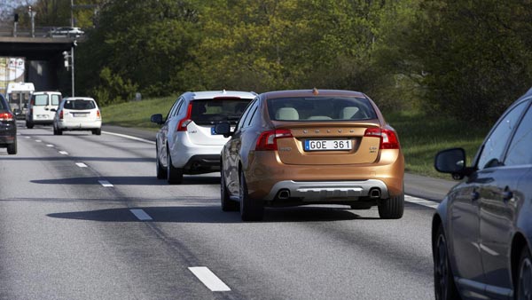 கார் முதல் டிரக் வரை.... வெளிநாடுகளுக்கு இணையான பாதுகாப்பு தொழில்நுட்பங்கள்!!