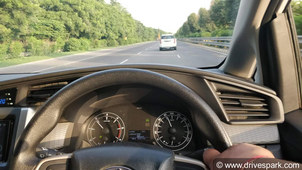 இனி 80 கி.மீ. வேகத்திற்கு மேல் டாக்ஸியில் செல்ல முடியாது... விபத்துக்களை கட்டுப்படுத்த புதிய நடவடிக்கை... 