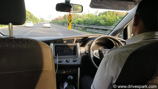 இனி 80 கி.மீ. வேகத்திற்கு மேல் டாக்ஸியில் செல்ல முடியாது... விபத்துக்களை கட்டுப்படுத்த புதிய நடவடிக்கை... 