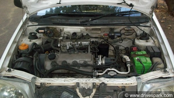 கொள்ளையடிக்கும் டீலர்கள்.. சாதாரண மெக்கானிக்கை நம்பி ரூ.4.45 கோடி மதிப்பிலான காரை விட்ட உரிமையாளர்