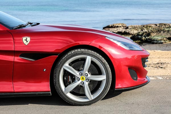 ஃபெராரி ஃபோர்ட்டோஃபினோ கார் இந்தியாவில் விற்பனைக்கு அறிமுகம்!